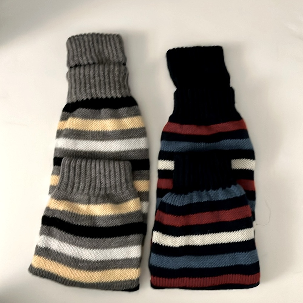 2 PAIRS LIKE NEW VINTAGE LEG WARMERS